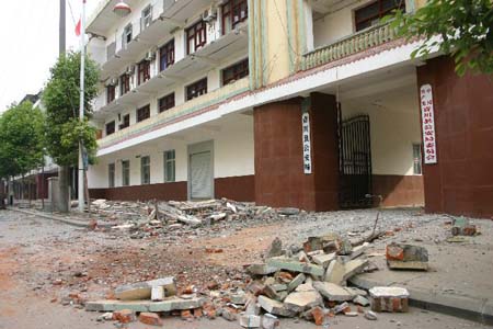 青川县公安局办公大楼在地震中破坏严重