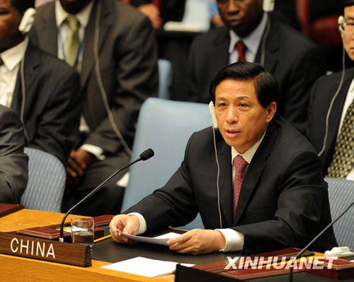 6月12日,中国常驻联合国代表张业遂在联合国安理会发言说,中国支持安理会对朝鲜核试验问题作出适当、平衡的反应。当日,联合国安理会一致通过第1874号决议,对朝鲜5月25日进行核试验表示“最严厉的谴责”,并要求朝鲜今后不再进行核试验或使用弹道导弹技术进行任何发射。 新华社记者申宏摄