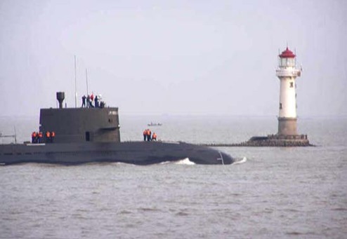 中国海军新型元级海试。