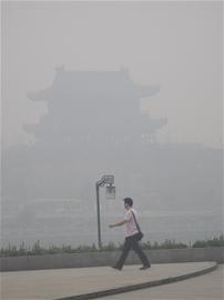 村民烧秸杆致湖北多地百余辆汽车相撞(组图)