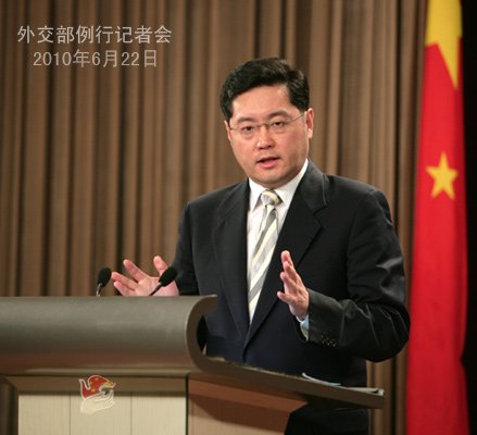 外交部回应美方将派航母赴黄海参与美韩军演