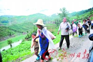 贵州安顺山体滑坡 107名村民被掩埋(组图)
