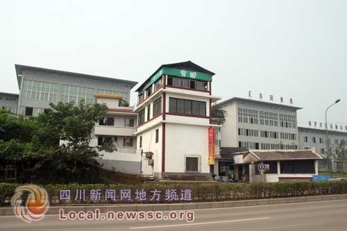 省道305线绿化带、工业园区绿地被违法建筑非法侵占