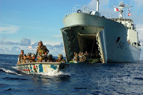 我国在黄海演练战时海上兵力投送及武器输送