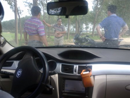 黑砖窑主围攻央视记者 黄河滩狂追10公里(组图)