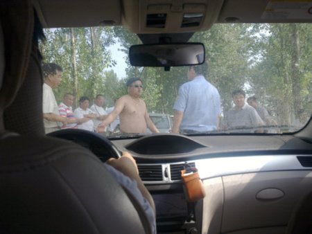 黑砖窑主围攻央视记者 黄河滩狂追10公里(组图)