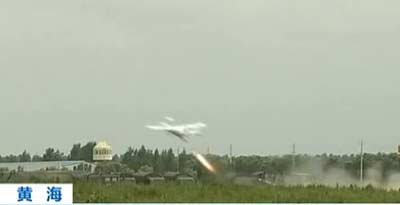 演习利用炮兵侦校雷达、无人机等装备进行战场情报侦察，有效提升了战场透明度和信息交换。资料图