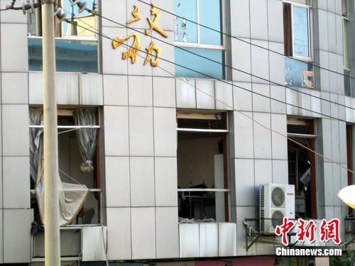 长沙芙蓉区一税务分局大楼发生爆炸 已2死10伤