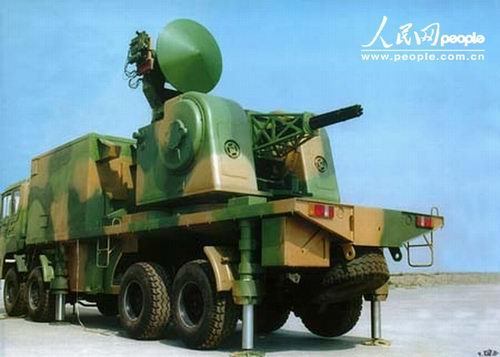 国产“陆盾”2000型近程防空武器系统配有4个射击稳定器，发射之前稳定器放下，以提高射击时的稳定性。