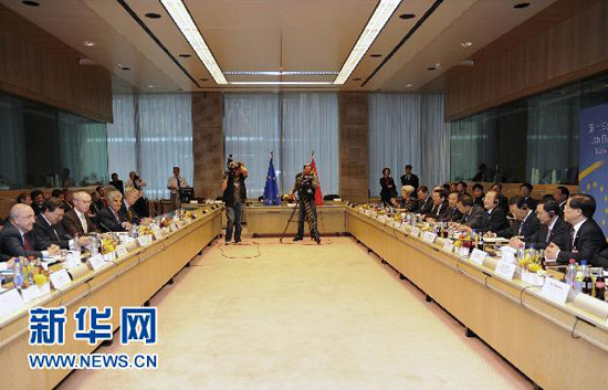 温家宝出席中欧领导人会晤敦促解除军售禁令