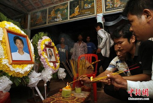 柬埔寨将踩踏死者人数下调为347人 今全国哀悼