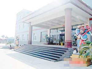 关建军、关建民兄弟被捕前，大兴土木为自己兴建的豪宅。