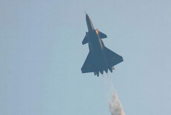 歼-20实验加力飞行