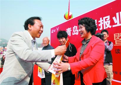 2万读者共享“感恩服务嘉年华”