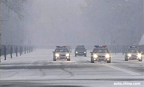 金正日遗体告别仪式开道警车疑系中国产 金正日遗体告别仪式开道警车疑系中国产