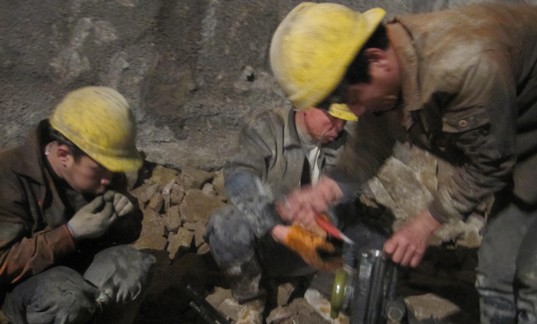 青岛地铁人性化施工 爆破前先发通知致歉