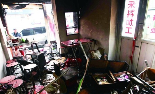 烤鱼店蹊跷起火 被解雇员工威胁将再烧两三次
