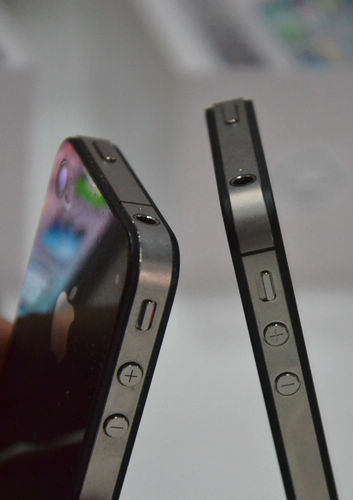 iphone4s开售，青岛iphone4s真机实拍，销售员介绍iphone4s套餐及办理方法