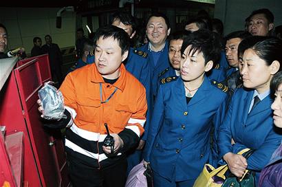 探秘青岛胶州湾隧道内逃生法门