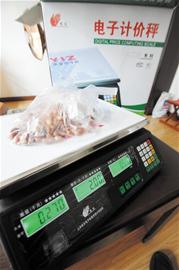 记者暗访青岛市场鬼秤