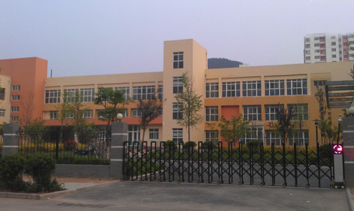 省实验幼儿园新园区还没挂牌就遭遇捐赠费事件，业主们担心幼儿园会因此事撤出小区