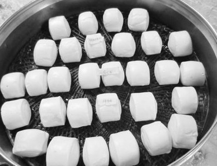 适量使用添加剂做出的馒头，外观上和正宗老面馒头区别并不大