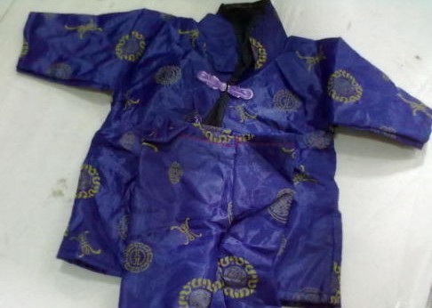 女大学生收到的寿衣