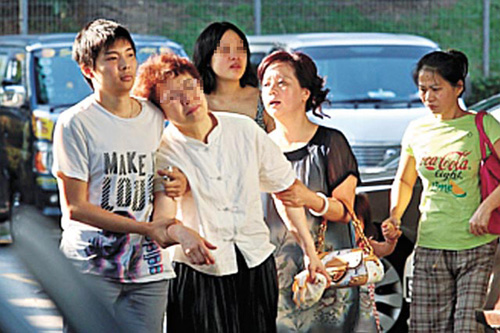 四川富豪新加坡撞车身亡,家人痛不欲生