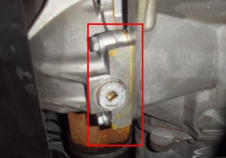 车主提供的变速器漏油部位图