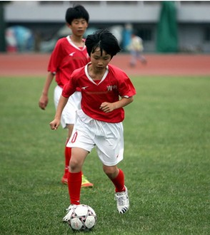 青岛小“梅西”李明 青岛小“梅西”李明