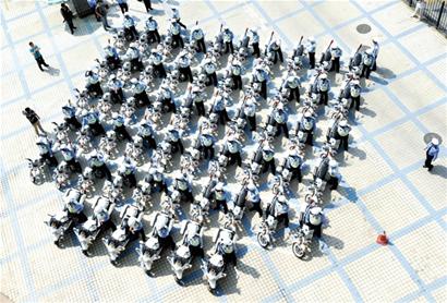 青岛交警配发300辆新摩托 最高时速可达160公里