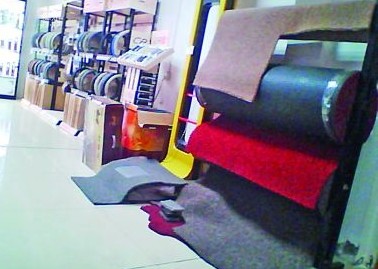 丝圈脚垫车用售价近千 做门垫不到百元暴利多