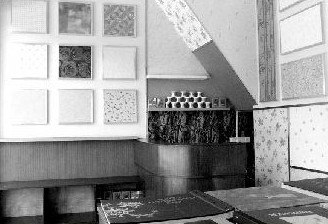 某专卖店卖的墙纸。