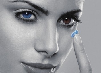 网购隐形眼睛或易引发眼部疾病 投诉多维权难