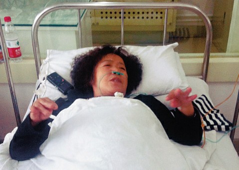 宏大电梯故障将患者禁闭两小时 致手臂抽搐 