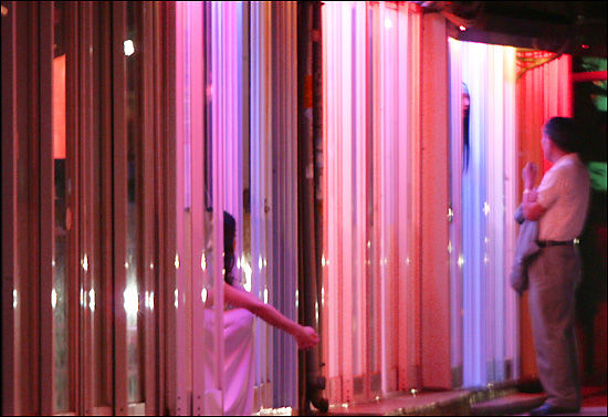 韩国海外卖淫女数量达8万 5万人在日本(图)