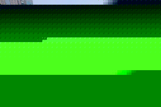 青岛栈桥便衣城管殴打残疾小贩 