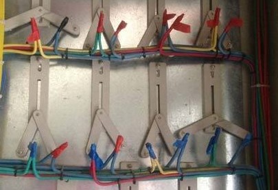 电表箱内没有电表