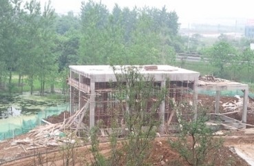 小区内在建垃圾站