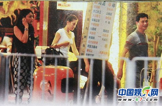 傅明宪前夫叶剑波与年轻辣妹约会