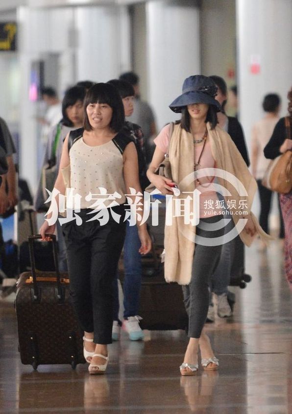 黄圣依获杨子街机