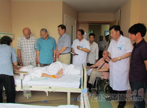 7岁童在母亲遭人殴打时挺身相救成植物人