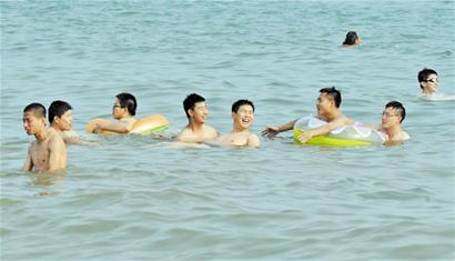 各大海水浴场7月1日开放 各大海水浴场7月1日开放
