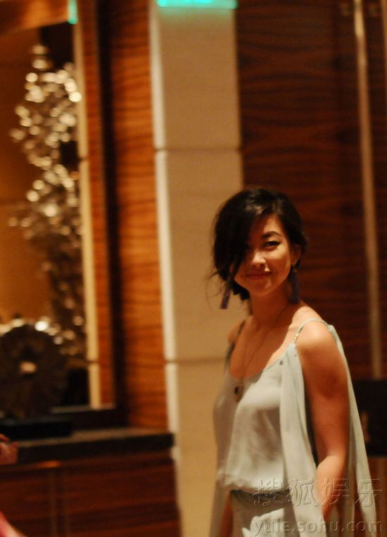 当红女主播朱珠夜游酒店