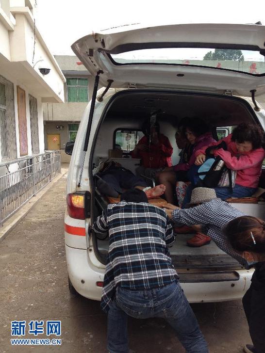 云南四川交界5.7级地震3死百伤