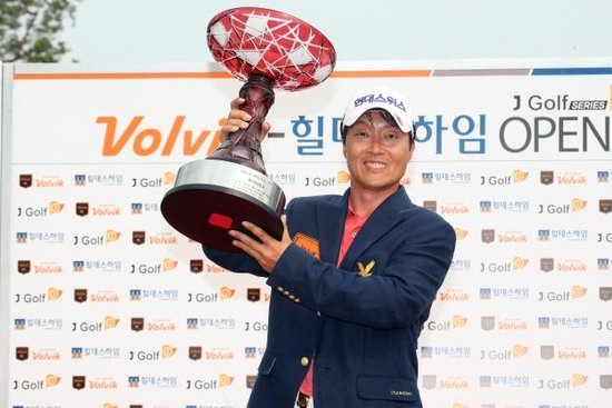 亚巡沃维克赛李银宇夺冠 威拉沧一杆之差亚军