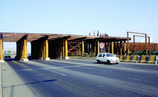 太原路立交桥主桥完工 按计划年底可通车