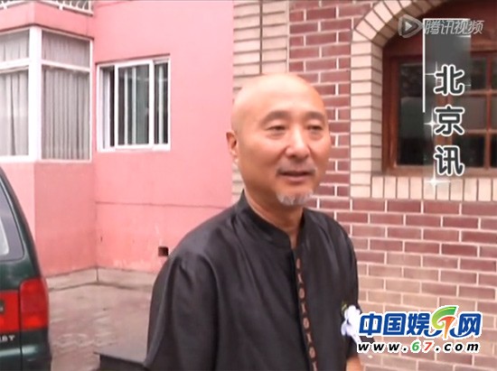 陈佩斯忍痛接受采访