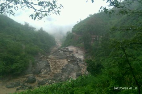 白鹤滩发生山洪（图片来源网络）  
