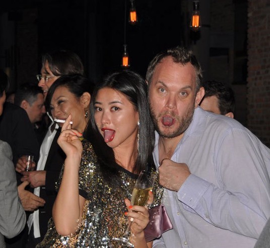 　上海女主播朱珠撇尤文图斯老板男友 酒吧狂欢照流出